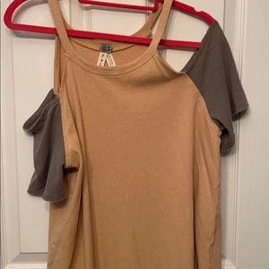 We The Free cold shoulder tee shirt size Small